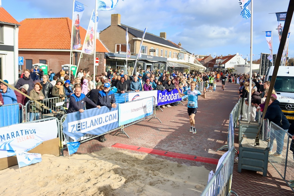Blij de finish in Zoutelande over