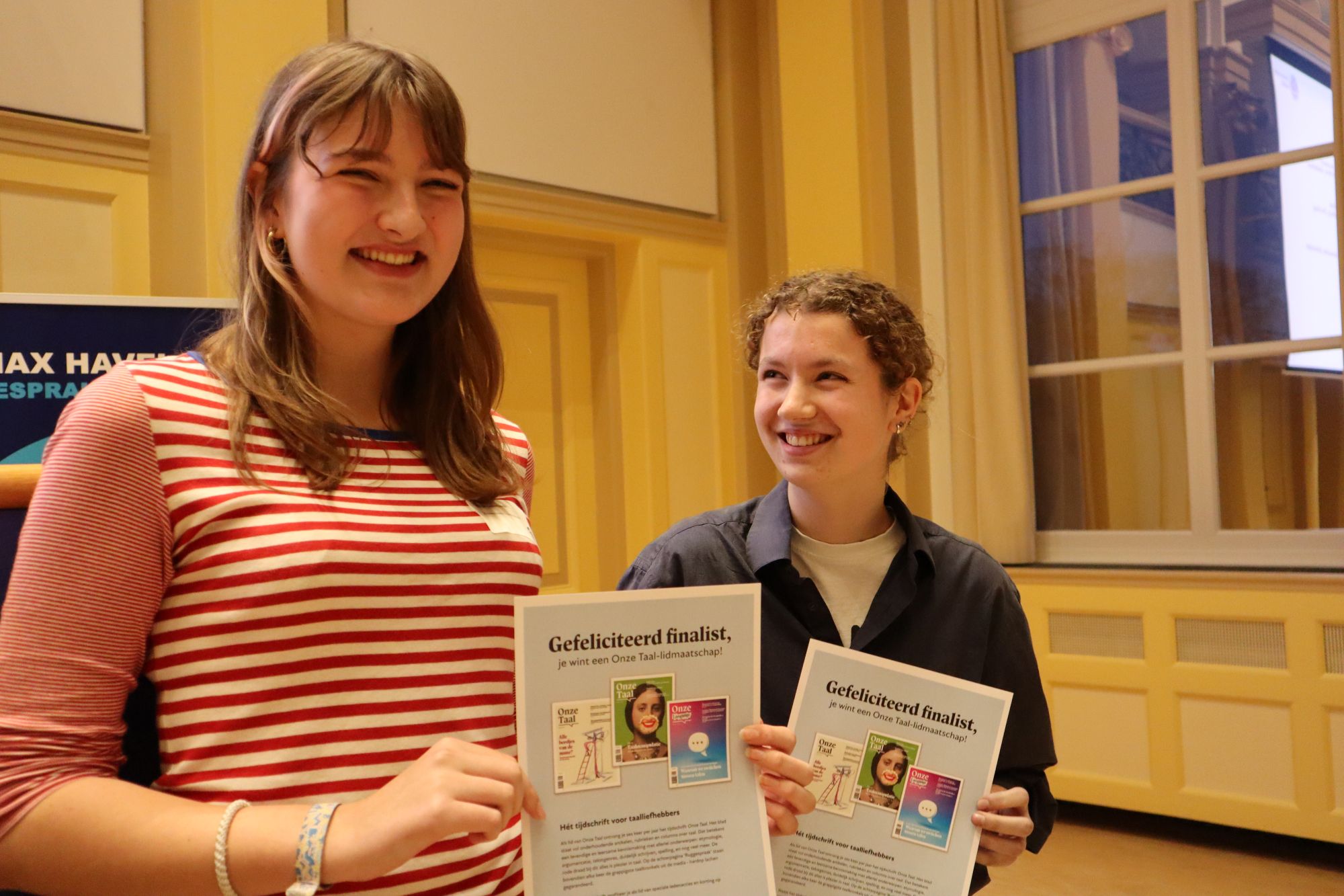Winnaars van de publieksprijs Dijn en Evi van het Rotterdamse Erasmiaans Gymnasium