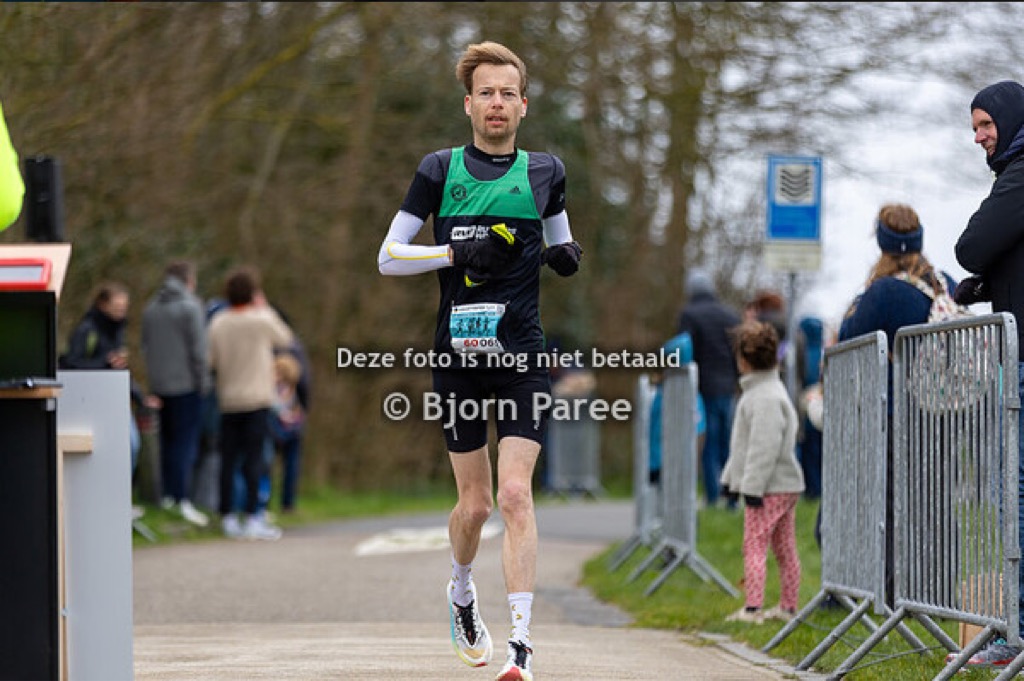 Na zestig kilometer (en een beetje) over de finish