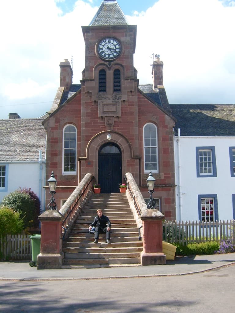 De Town Hall in Gifford